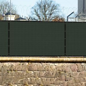 Real Scene Effect of 480GSM Vinyl Dark Green Privacy Fence Screen